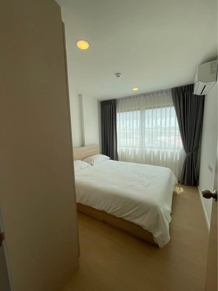 For rent: Chewathai Hallmark Ekkamai - Ramintra. Beautiful room with good functionality, located on the 3rd floor of Building B. Book now!