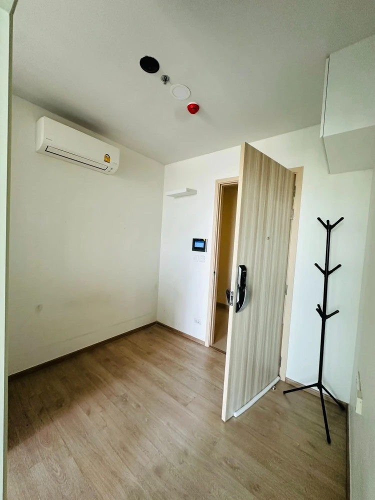 For rent: Chewathai Kaset Nawamin, 16th floor. Very clean and comfortable room with a fully equipped kitchen. Book now!