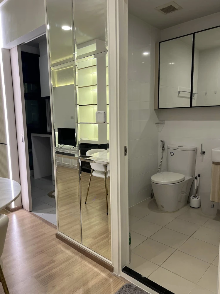 For rent: Chivathai Kaset Nawamin, 18th floor, corner room, view on both sides, very beautifully decorated, built-in throughout the room, must book.