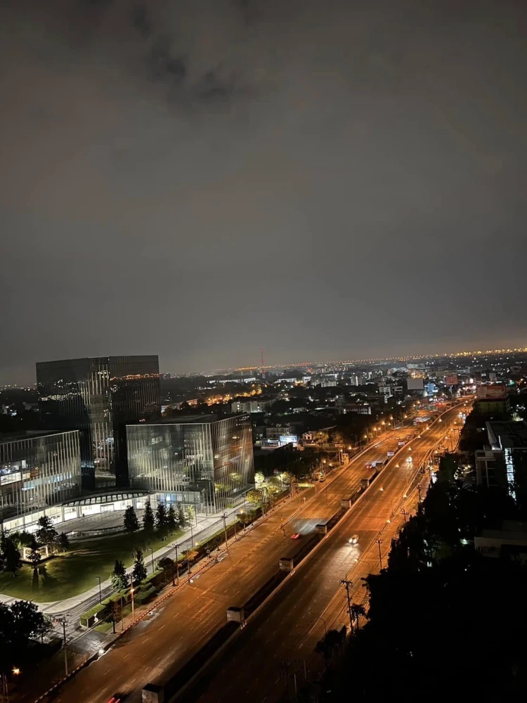 For rent: Chivathai Kaset Nawamin, 18th floor, corner room, view on both sides, very beautifully decorated, built-in throughout the room, must book.