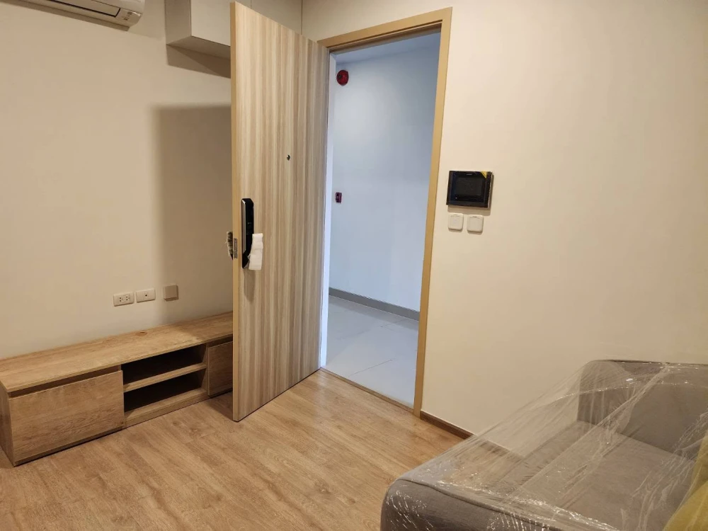 For rent: Chewathai Kaset Nawamin, 6th floor, 33.62 sq m unit, fully furnished. Just bring your belongings and move in.