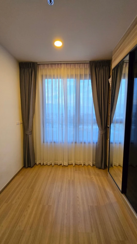 For rent: Chewathai Kaset Nawamin, corner room, very private, RS building view, fully furnished, must book like this.
