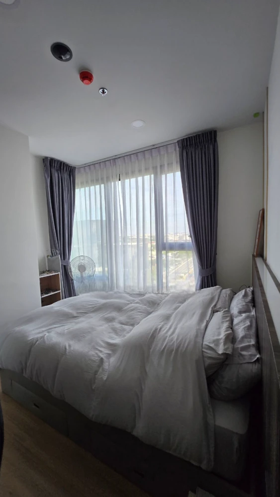 For rent: Chewathai Kaset Nawamin, corner room, very private, RS building view, fully furnished, must book like this.