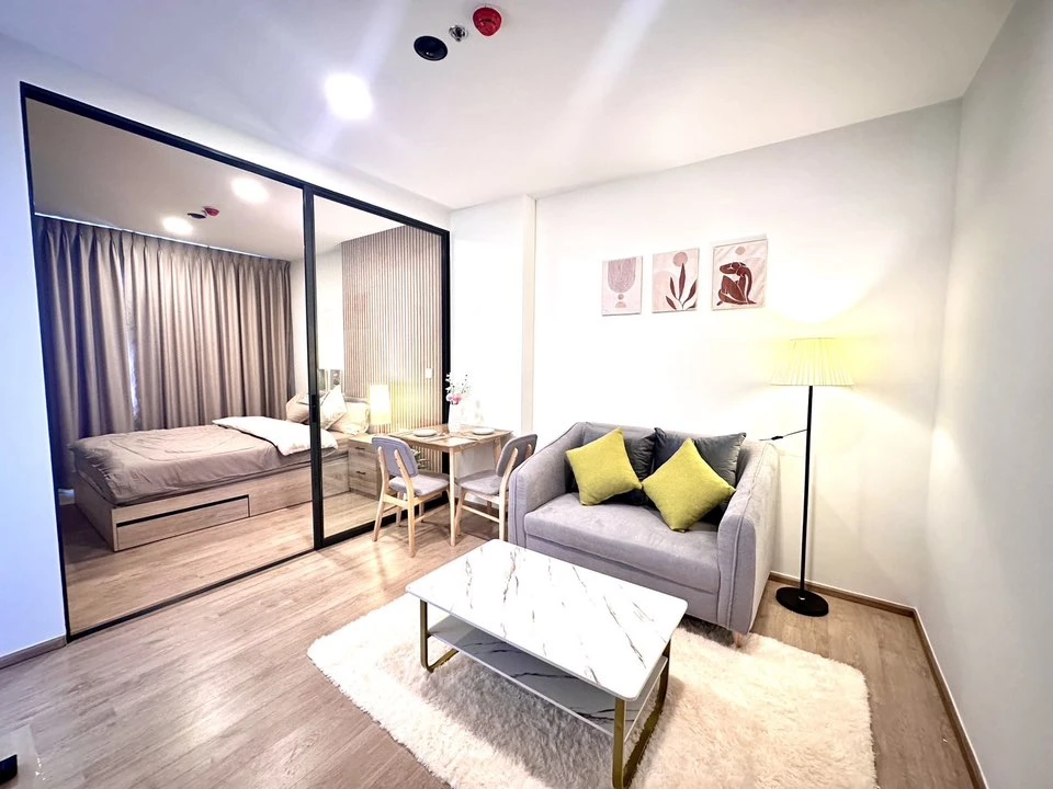 For rent: Chewathai Kaset Nawamin. A spacious room, beautifully decorated, fully furnished. Real photos, prime location. Reserve now, don't delay.