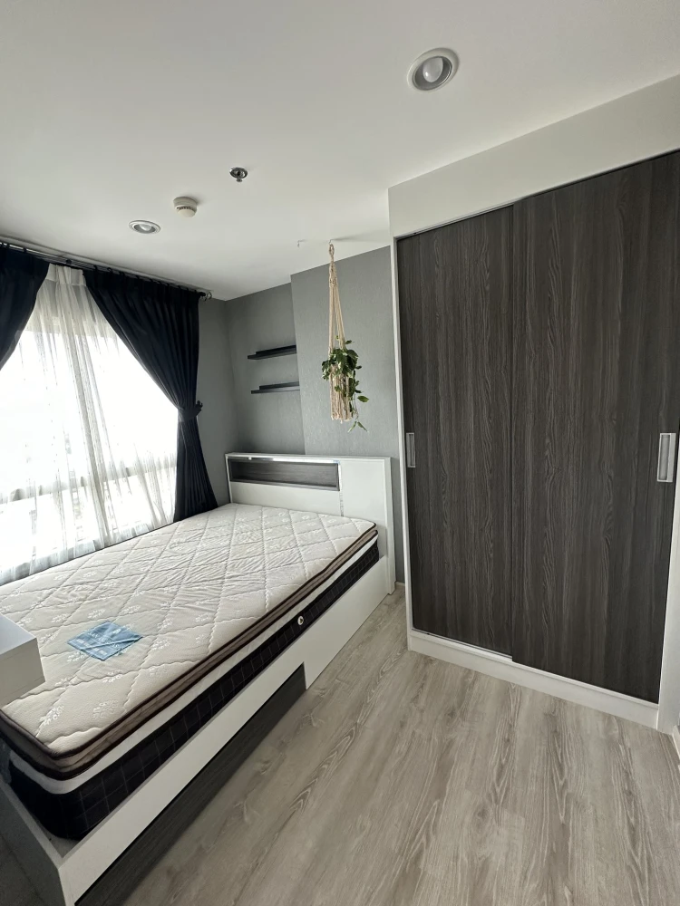 For rent: Chewathai Phetkasem 27, high floor unit, very livable, fully furnished. Just bring your belongings and move in!