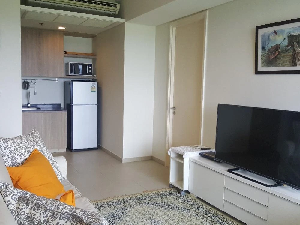 For rent, Zire Wongamat, a nice room, comes with complete decorations. If interested, hurry and book now.