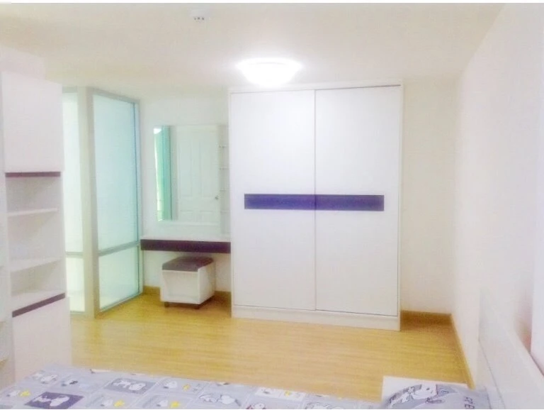 For rent!! Zoom Condo Place, 2nd floor, 2-storey Duplex room, beautiful room, fully furnished, good price, don't miss it!!