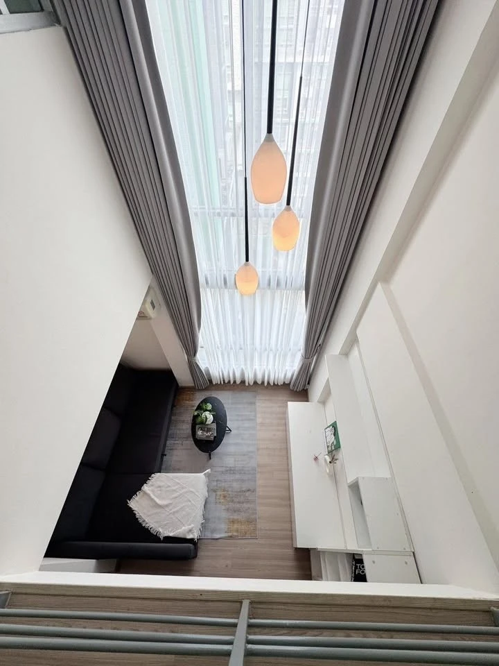 For rent: Zoom Condo Place, Duplex style, 2 floors, airy and comfortable, beautiful room, good location, ready to move in!