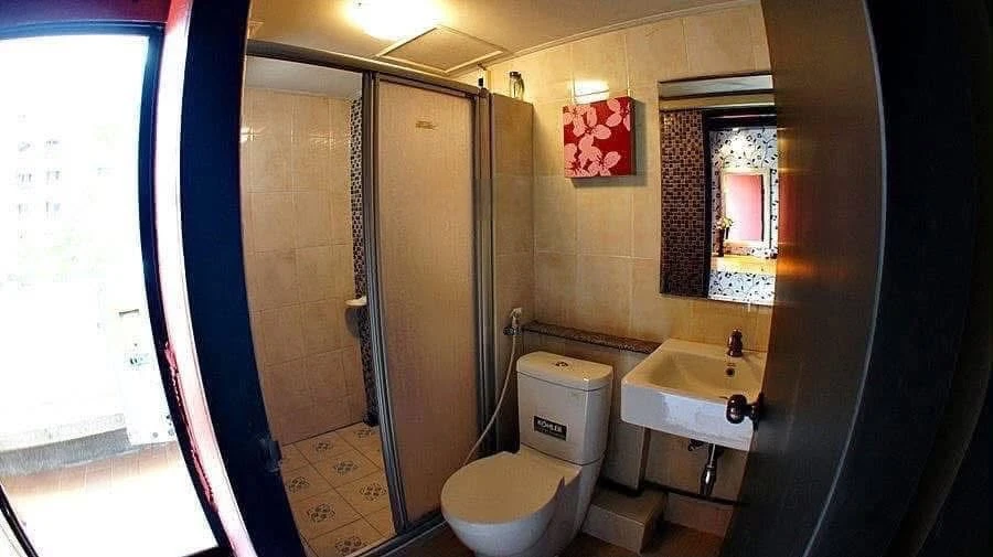 For rent: Champs Elysées Tiwanon, Building C, 6th floor. Spacious room, not cramped at all. Fully furnished. You definitely need to book this one!