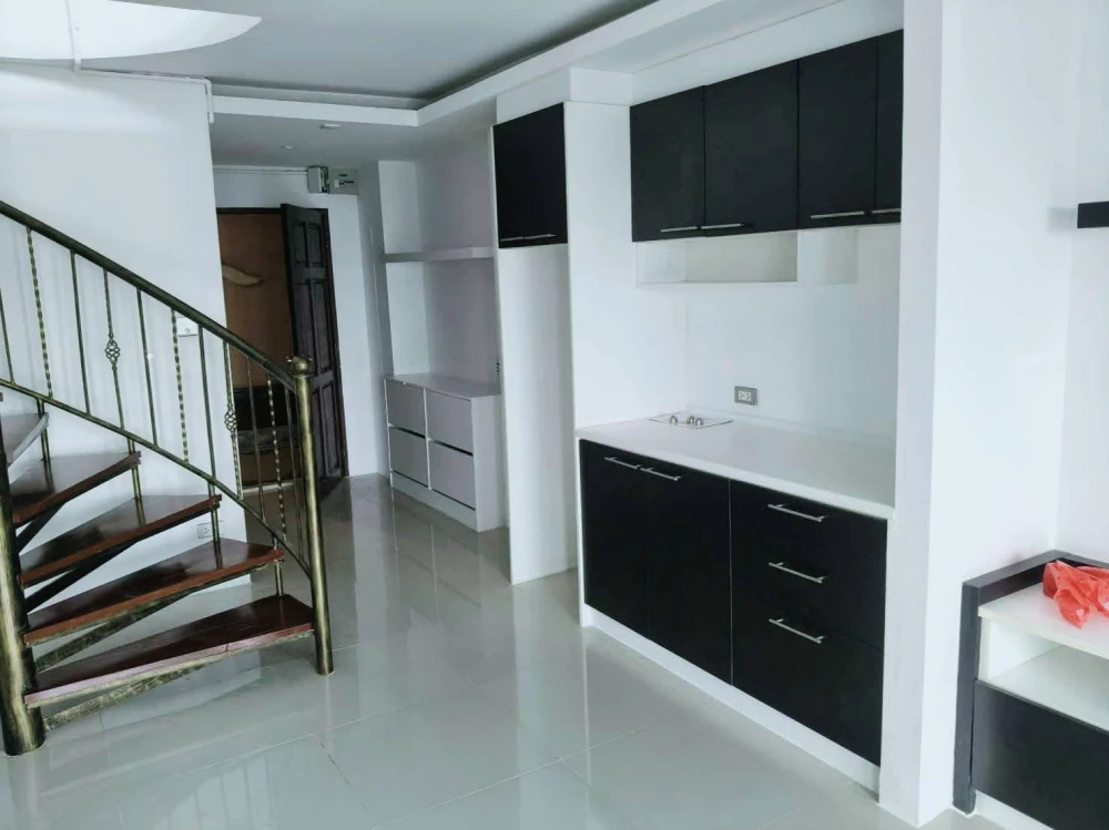 For rent: Champs Elysées Chaengwattana, a two-story condo in a prime location, totaling 65 square meters. You can't miss this opportunity!