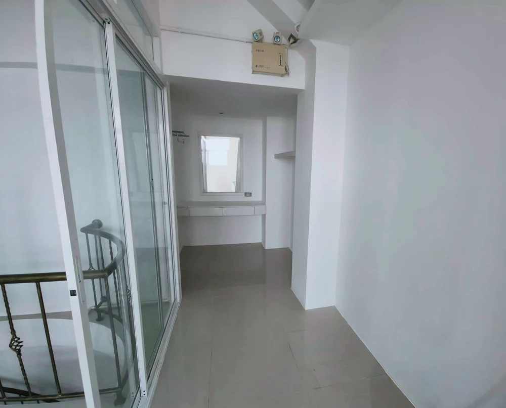 For rent: Champs Elysées Chaengwattana, a two-story condo in a prime location, totaling 65 square meters. You can't miss this opportunity!