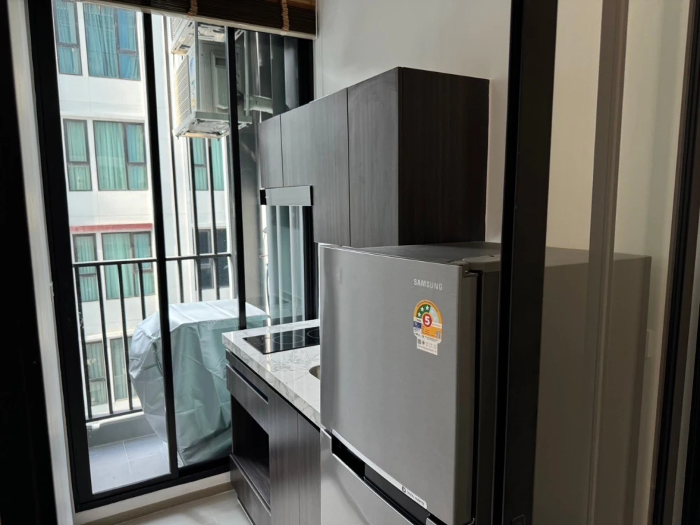 For rent: The Origin Plug & Play Ramintra. Modern style room with built-in furniture throughout. Fully furnished.