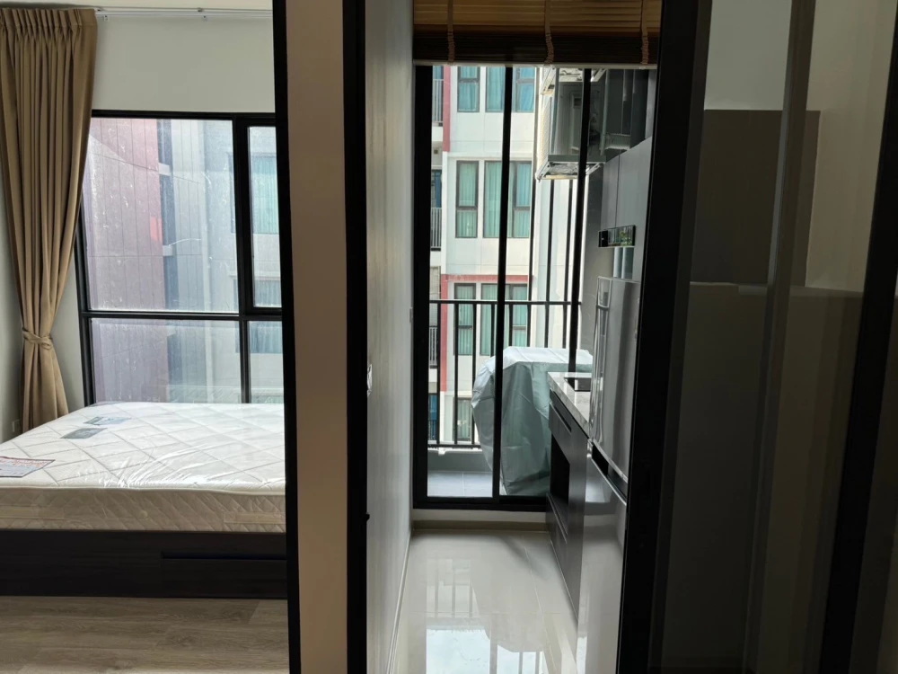 For rent: The Origin Plug & Play Ramintra. Modern style room with built-in furniture throughout. Fully furnished.