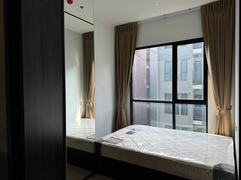 For rent: The Origin Plug & Play Ramintra. Modern style room with built-in furniture throughout. Fully furnished.