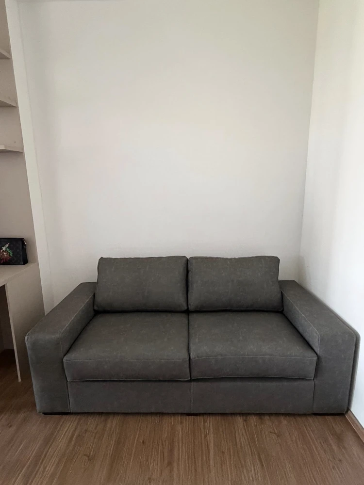 For rent: The Origin Ram 209 Interchange, 18th floor, fully furnished with electrical appliances, large screen TV for viewing
