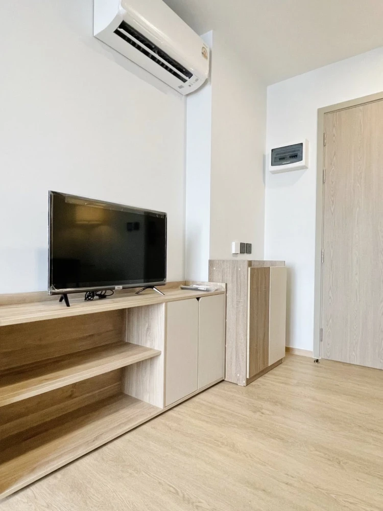 For rent: The Origin Ram 209 Interchange, 30th floor, very high, complete with furniture and electrical appliances, must reserve.