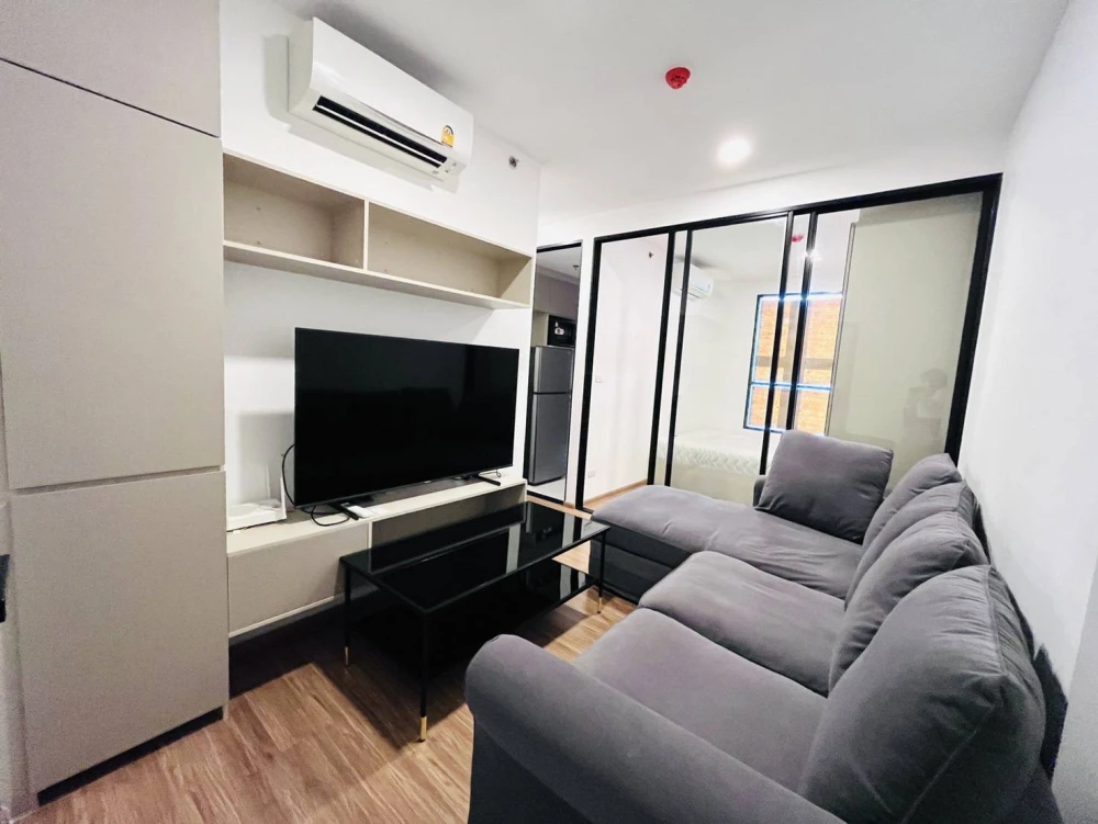 For rent: The Origin Ram 209 Interchange, 30th floor, very high, complete with furniture and electrical appliances, must reserve.