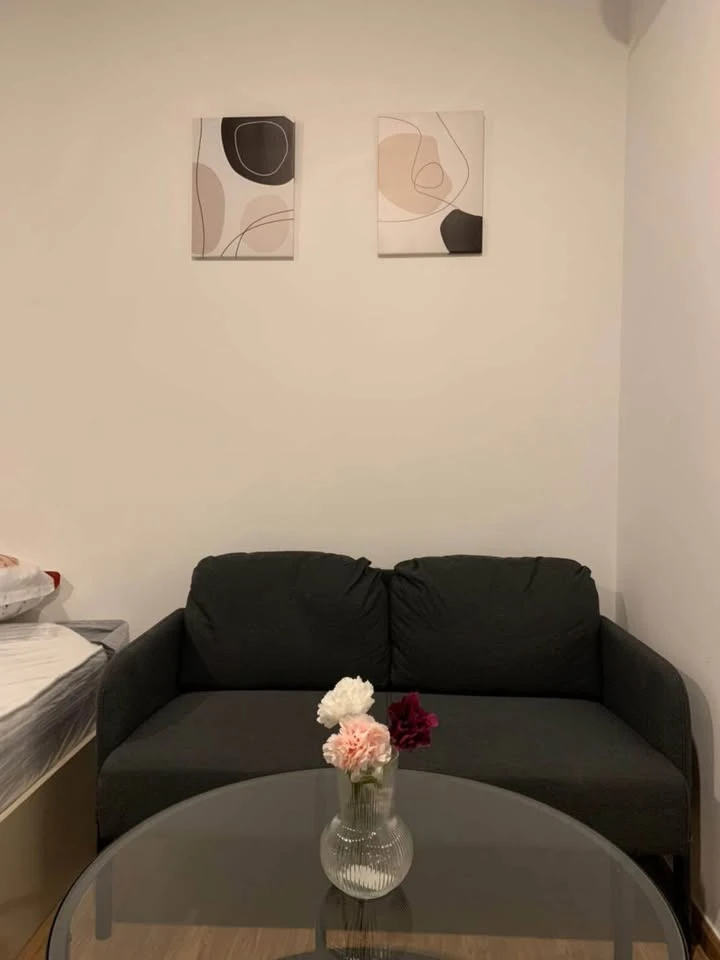 For rent: The Origin Ram 209 Interchange, 25 sq m room, 6th floor, good view, not too high, not too low, ready to move in! Just bring your bags.
