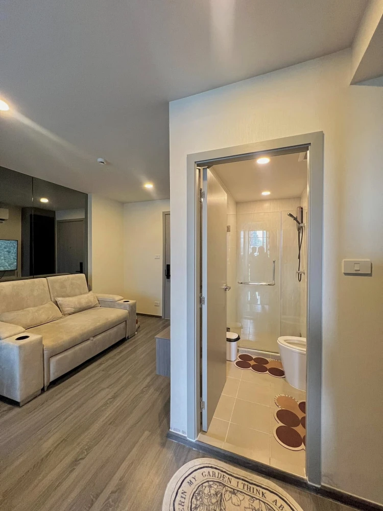For rent: The Origin Lat Phrao 15, fully furnished, large screen TV, washing machine ready to use. You can't miss this if you don't book.