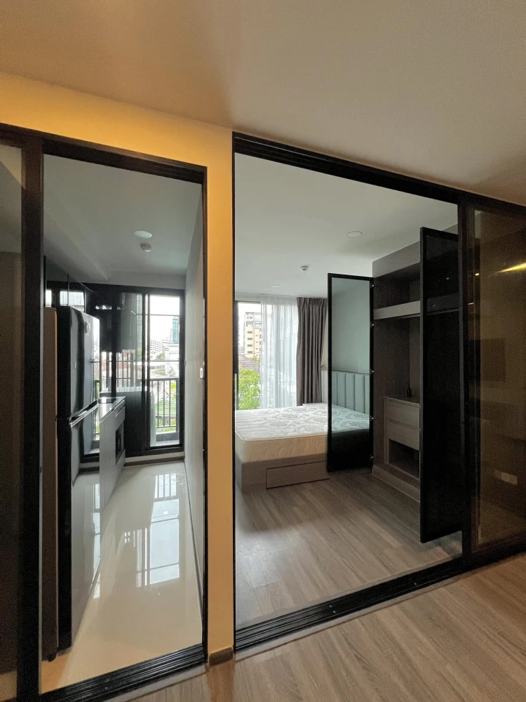 For rent: The Origin Lat Phrao 15, fully furnished, large screen TV, washing machine ready to use. You can't miss this if you don't book.