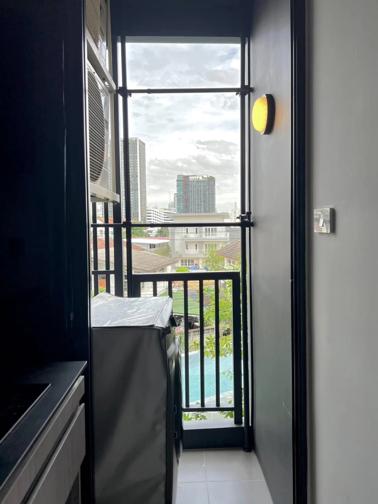 For rent: The Origin Lat Phrao 15, fully furnished, large screen TV, washing machine ready to use. You can't miss this if you don't book.