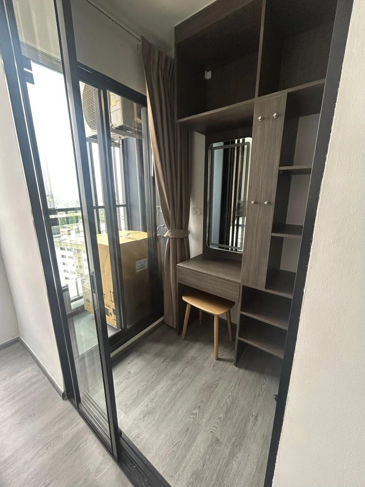 For rent: The Origin Lat Phrao-Bang Kapi, 11th floor, studio, fully furnished, hurry and reserve.