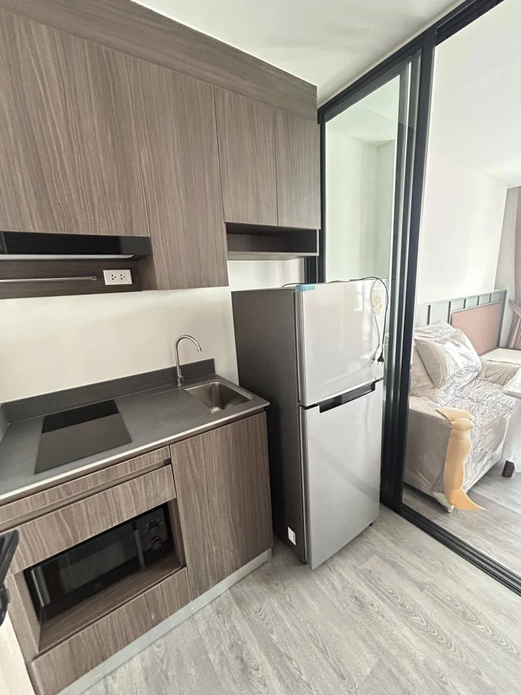 For rent: The Origin Lat Phrao-Bang Kapi, 11th floor, studio, fully furnished, hurry and reserve.