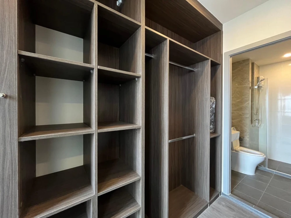 For rent: The Origin Lat Phrao-Bang Kapi, beautifully decorated with built-in furniture, fully furnished. Interested in booking now!