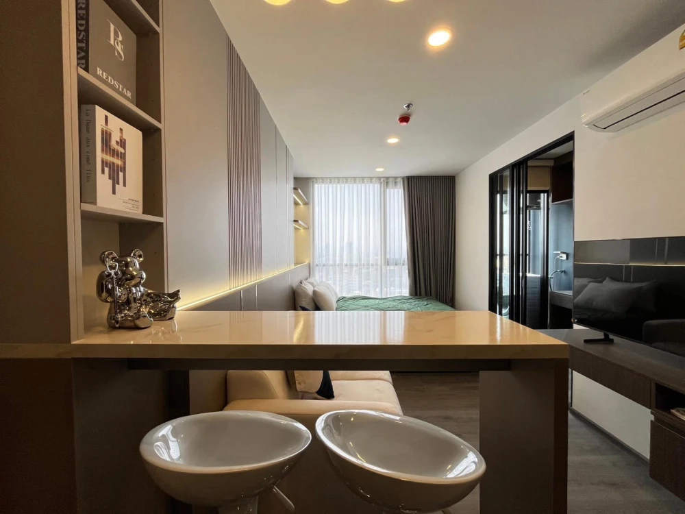 For rent: The Origin Lat Phrao-Bang Kapi, beautifully decorated with built-in furniture, fully furnished. Interested in booking now!