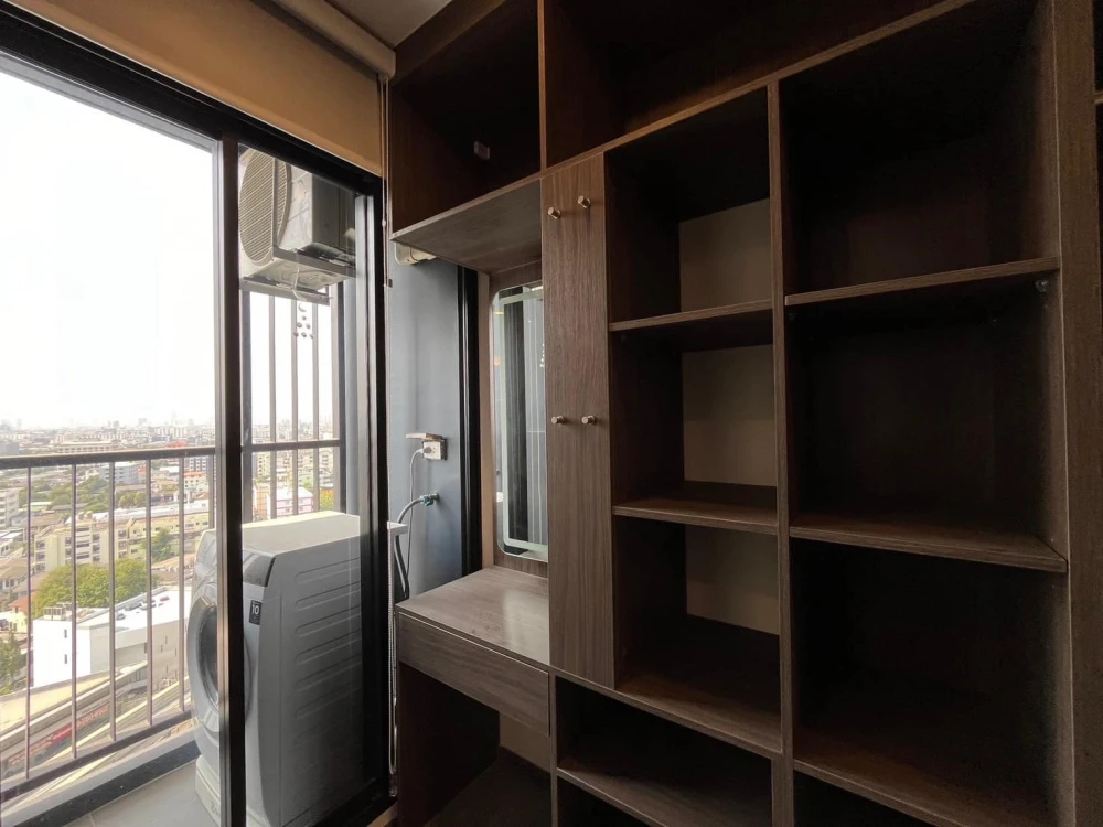 For rent: The Origin Lat Phrao-Bang Kapi, beautifully decorated with built-in furniture, fully furnished. Interested in booking now!