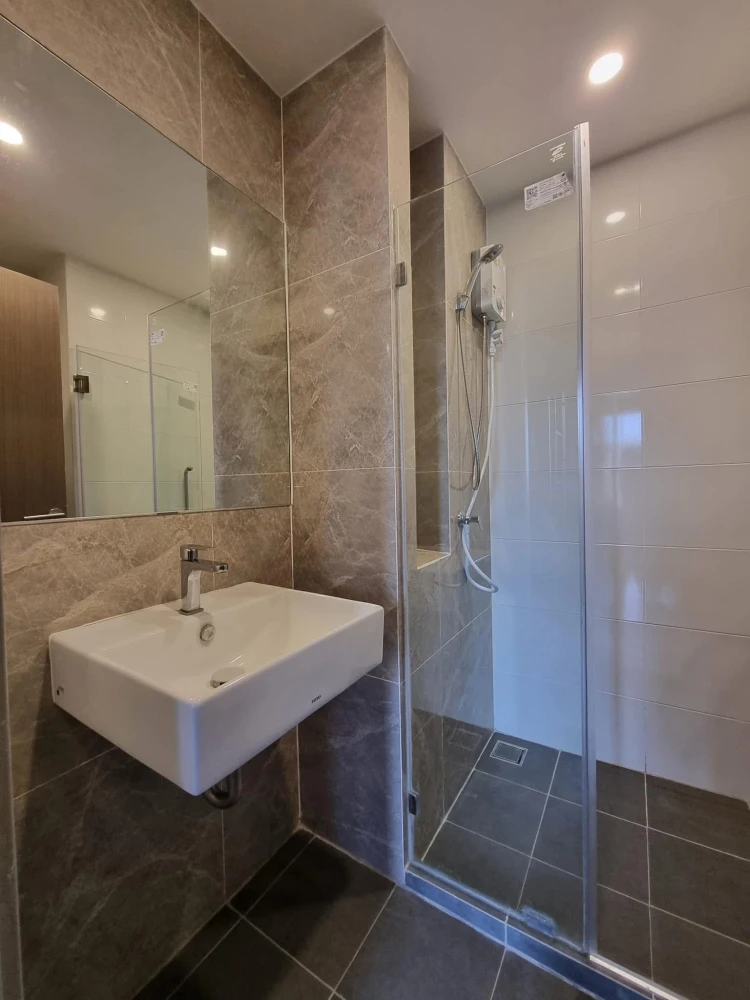 For rent: The Origin Lat Phrao-Bang Kapi, beautifully decorated room with built-in walk-in closet. You must hurry to reserve now.