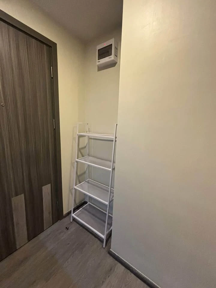 For rent: The Origin Sukhumvit-Sai Luat E22 station, 2nd floor, 22 sq.m. Nicely decorated with built-in furniture, very livable. Book now!