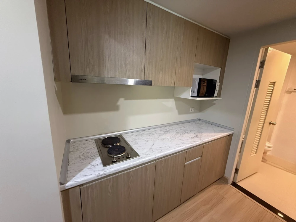 For rent: The Escape Condominium, Sukhumvit 101/1. Parking available behind the room. 1st floor. Feels like home. No need to wait for the elevator. Ve