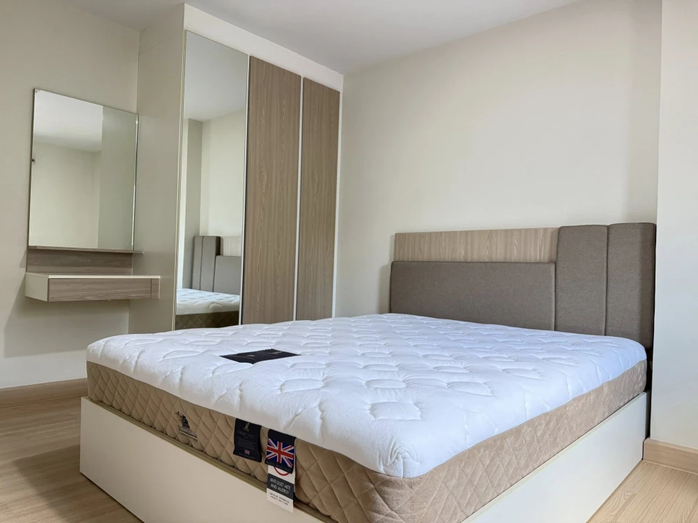 For rent: The Escape Condominium, Sukhumvit 101/1. Parking available behind the room. 1st floor. Feels like home. No need to wait for the elevator. Ve