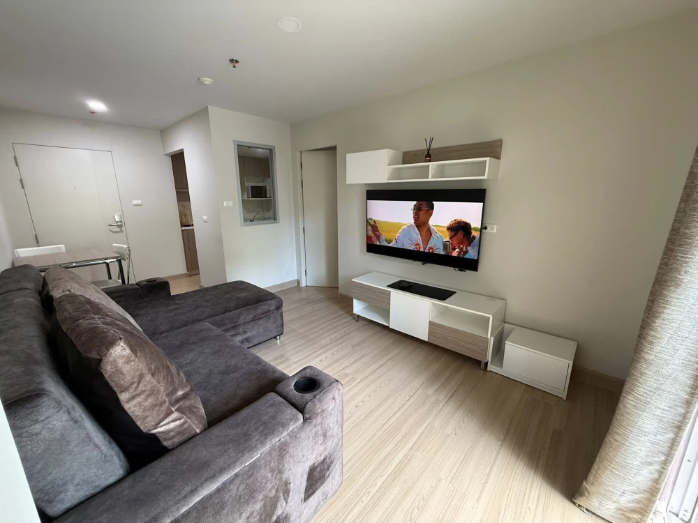 For rent: The Escape Condominium, Sukhumvit 101/1. Parking available behind the room. 1st floor. Feels like home. No need to wait for the elevator. Ve