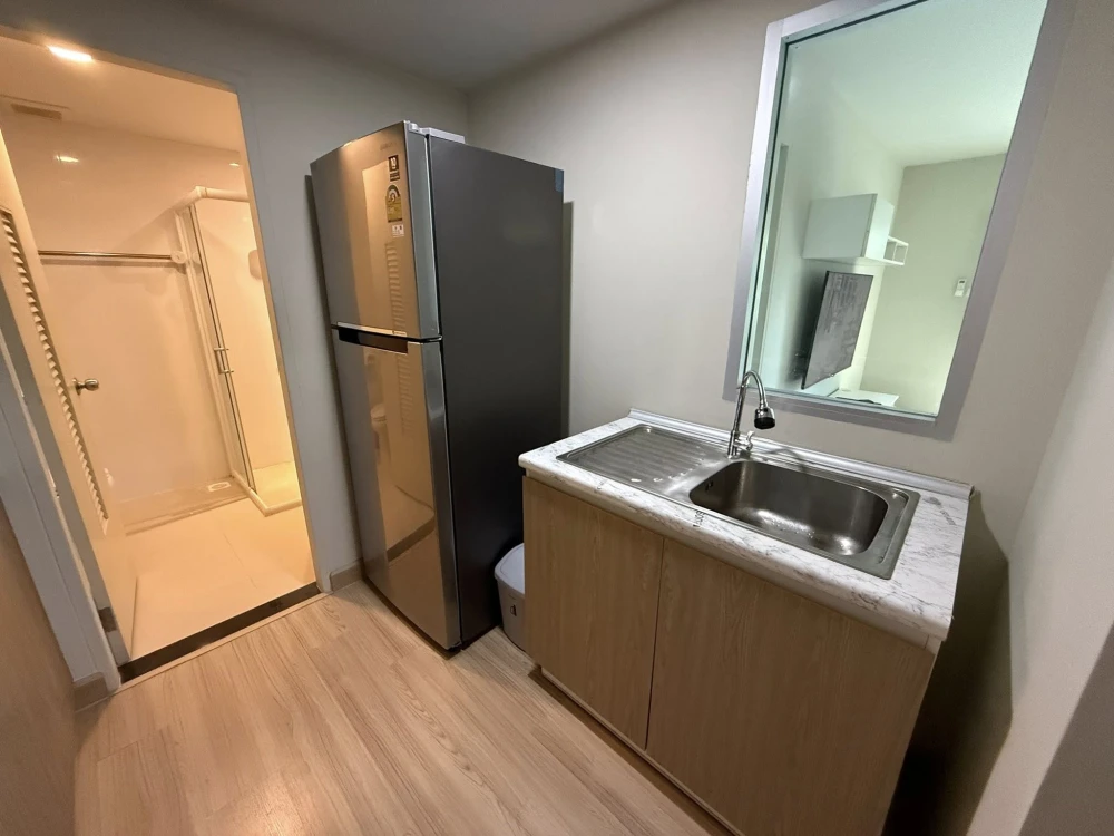 For rent: The Escape Condominium, Sukhumvit 101/1. Parking available behind the room. 1st floor. Feels like home. No need to wait for the elevator. Ve
