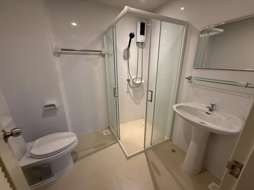 For rent: The Escape Condominium, Sukhumvit 101/1. Parking available behind the room. 1st floor. Feels like home. No need to wait for the elevator. Ve
