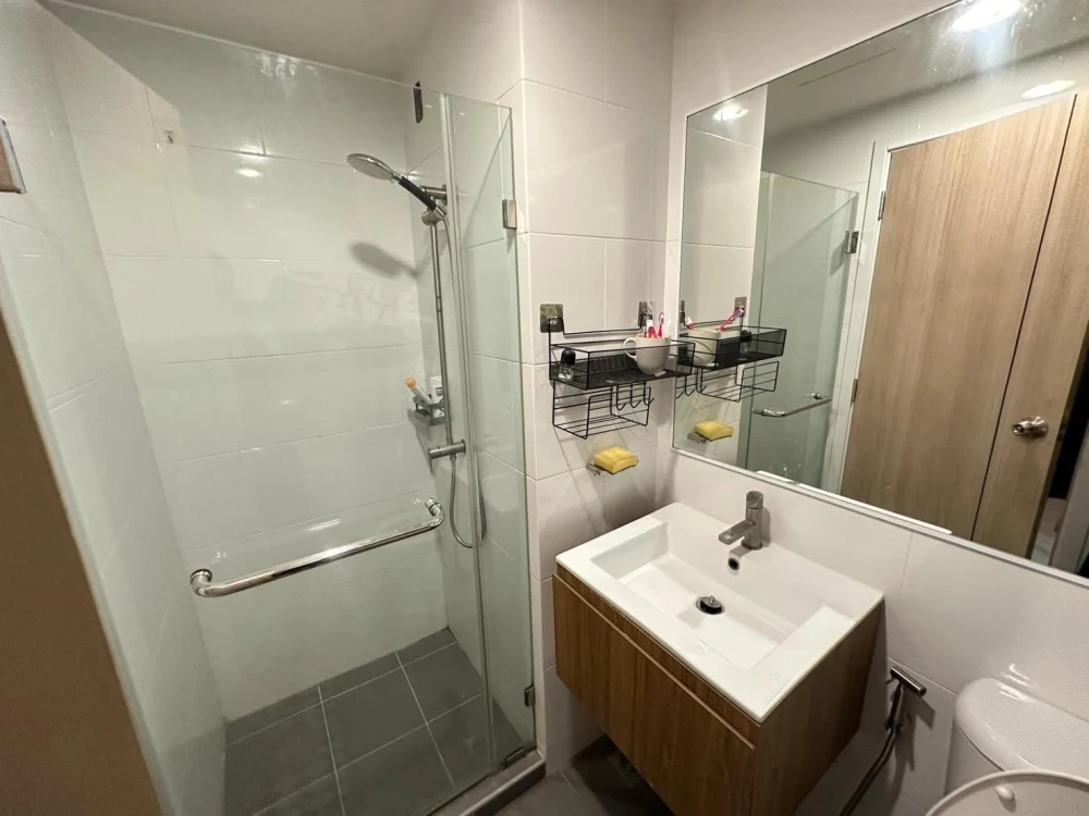 For rent: The Excel Groove Lasalle 52, decorated with beautiful wallpaper, ready to move in, complete set of equipment in the room, hurry and grab it