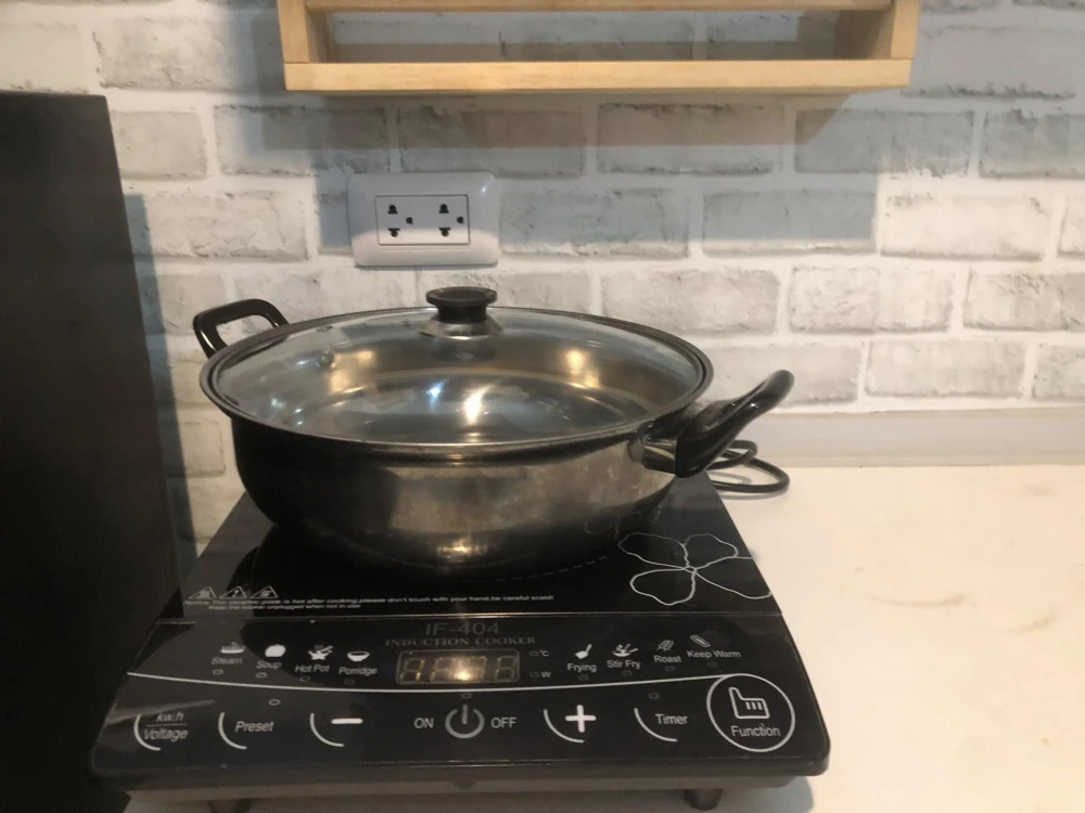 For rent: The Excel Groove Lasalle 52, decorated with beautiful wallpaper, ready to move in, complete set of equipment in the room, hurry and grab it