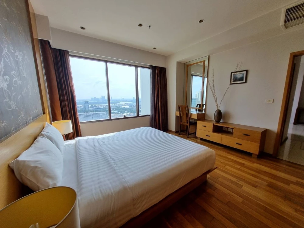 For rent!! The Emporio Place, 31st floor, river view, beautifully decorated room, ready to move in, convenient transportation, don't miss it!!