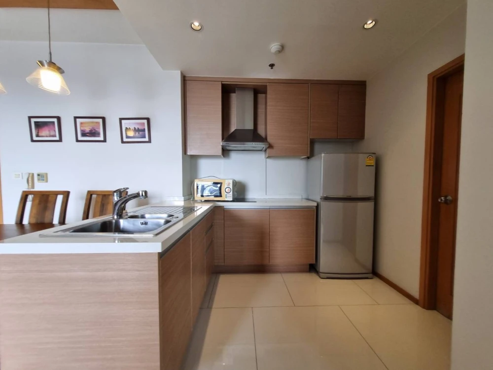 For rent!! The Emporio Place, 31st floor, river view, beautifully decorated room, ready to move in, convenient transportation, don't miss it!!