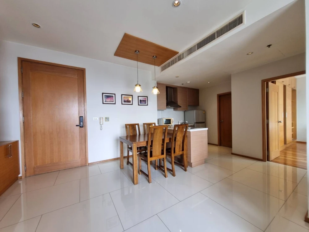 For rent!! The Emporio Place, 31st floor, river view, beautifully decorated room, ready to move in, convenient transportation, don't miss it!!