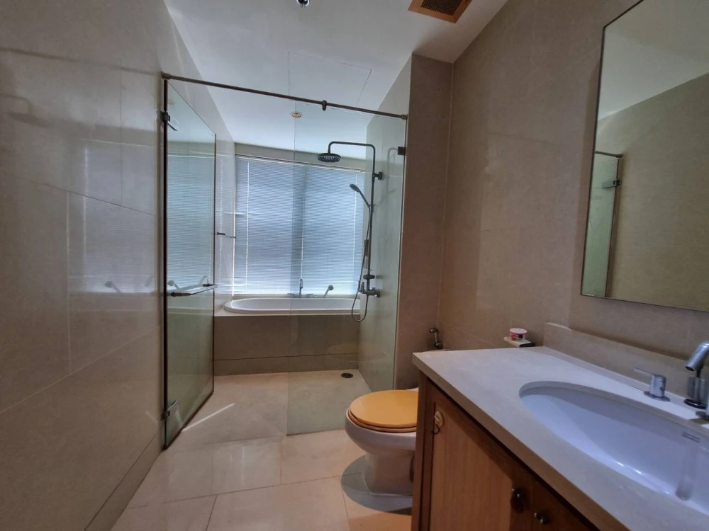 For rent!! The Emporio Place, 31st floor, river view, beautifully decorated room, ready to move in, convenient transportation, don't miss it!!