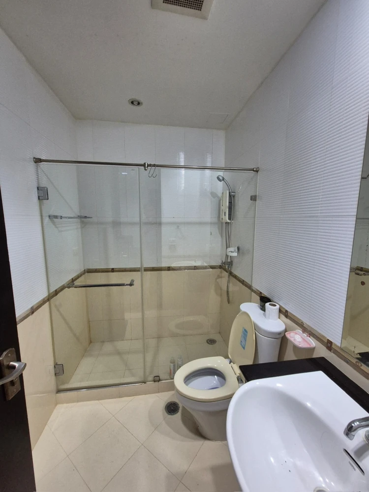 For rent: The Address Siam, very large room, fully furnished, complete with electrical appliances. Interested? Reserve now!