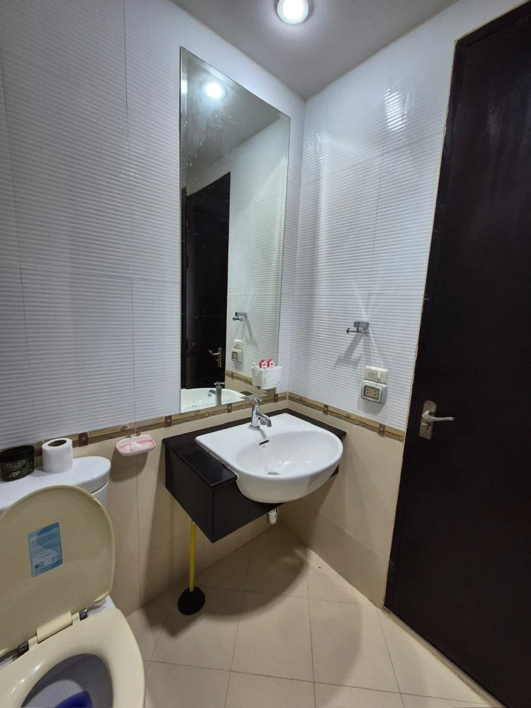 For rent: The Address Siam, very large room, fully furnished, complete with electrical appliances. Interested? Reserve now!