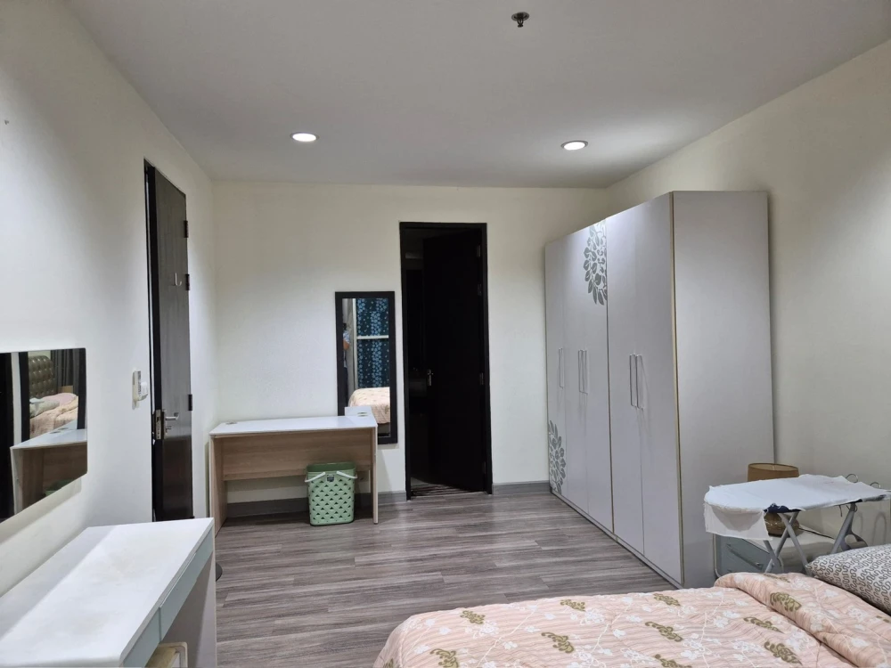 For rent: The Address Siam, very large room, fully furnished, complete with electrical appliances. Interested? Reserve now!
