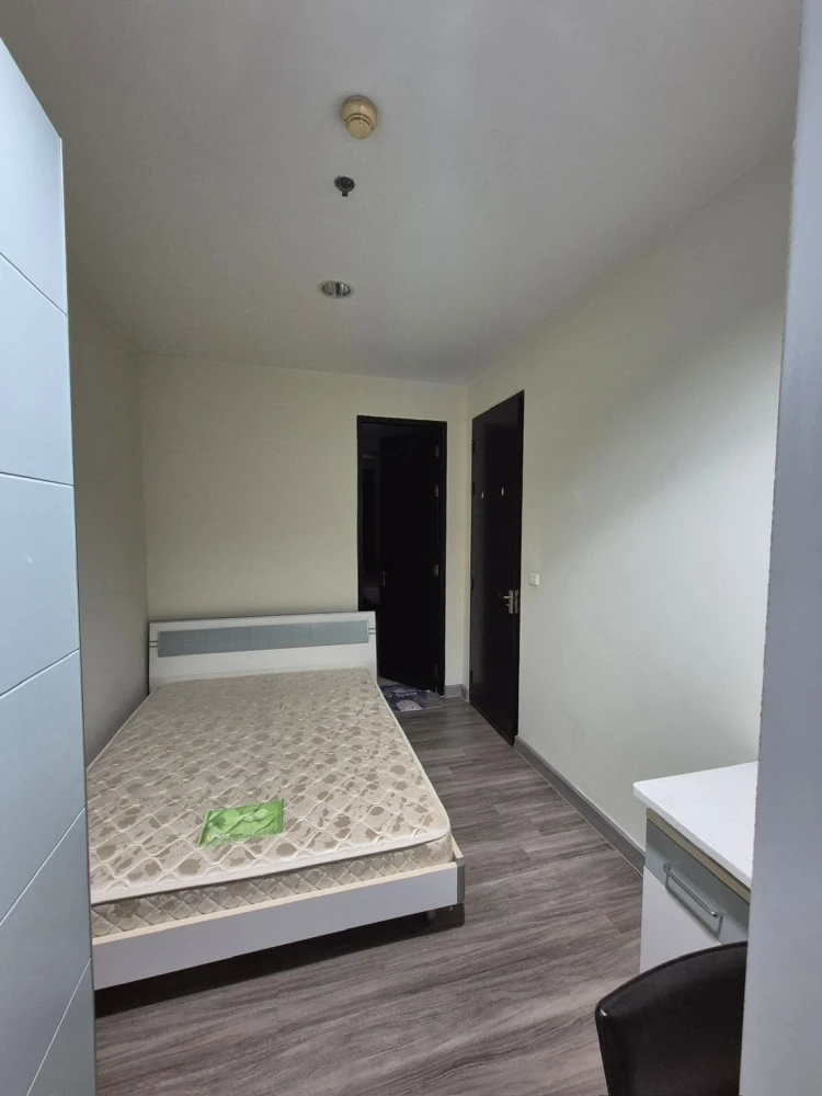 For rent: The Address Siam, very large room, fully furnished, complete with electrical appliances. Interested? Reserve now!