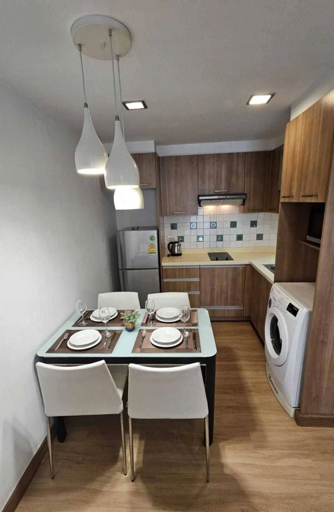 For rent!! The Alcove 49, 4th floor, beautifully decorated room, ready to move in, fully furnished, hurry and book now!!