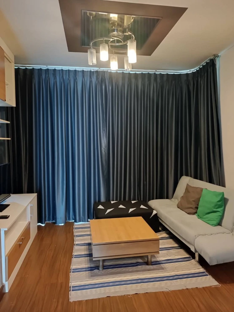 For rent: The Iris Rama 9-Srinakarin. The room is beautifully decorated, bright colors, complete with electrical appliances. Hurry and reserve now.