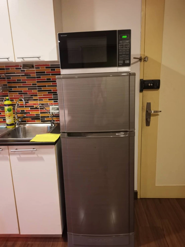 For rent: D 65 Condominium, 2nd floor, corner room, private, quiet, interested in booking now, don't wait.